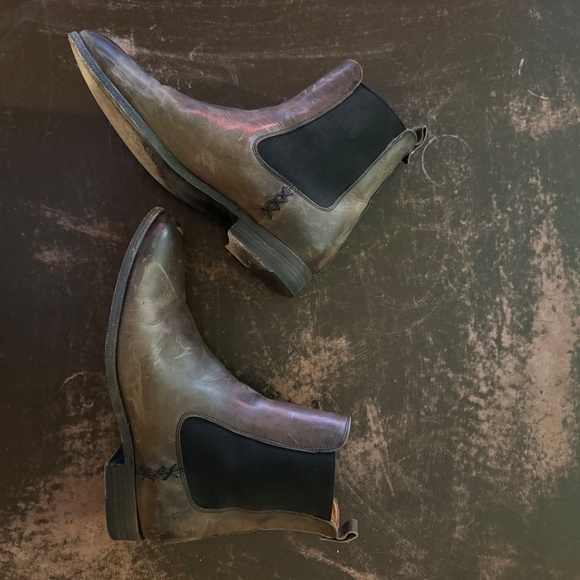Frye Melissa Chelsea Boots - Picture 6 of 9